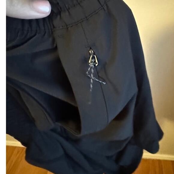 VUORI Dash Short 2.0 Women's Black Shorts M - Picture 7 of 8